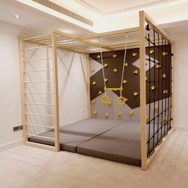 Indoor/outdoor climbing house